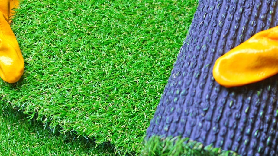 What Should Homeowners Know Before Hiring a Turf Installer in Leawood?