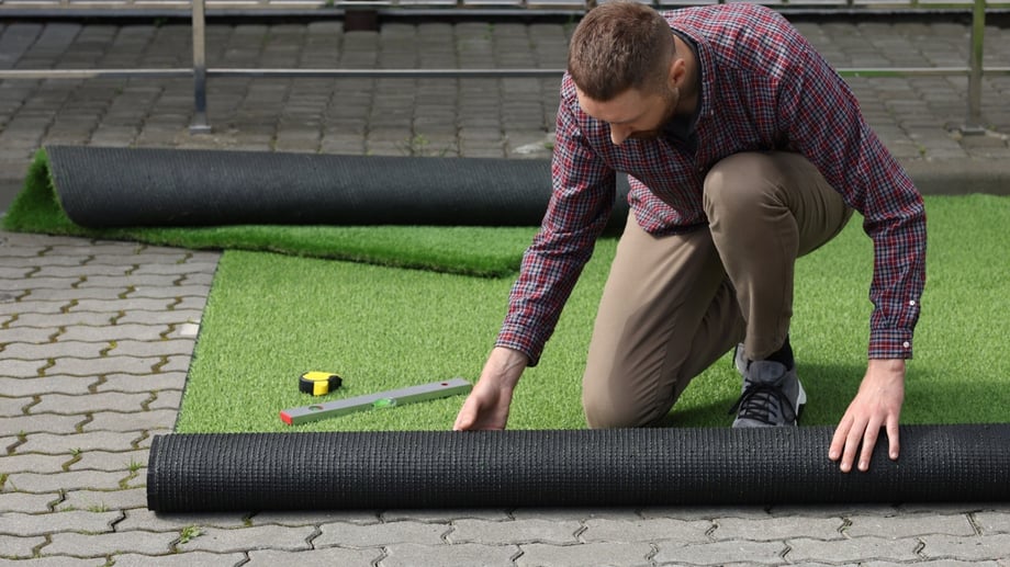 What Should You Look for in a Turf Installer in Kansas City?